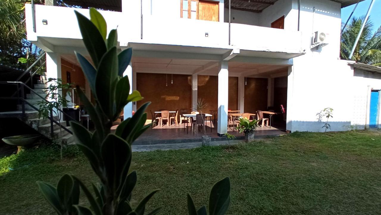 Hotel 4U Udawalawe Exterior foto