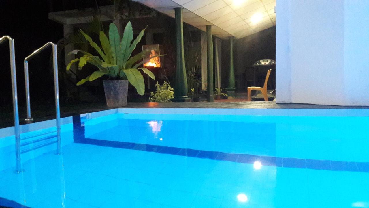 Hotel 4U Udawalawe Exterior foto
